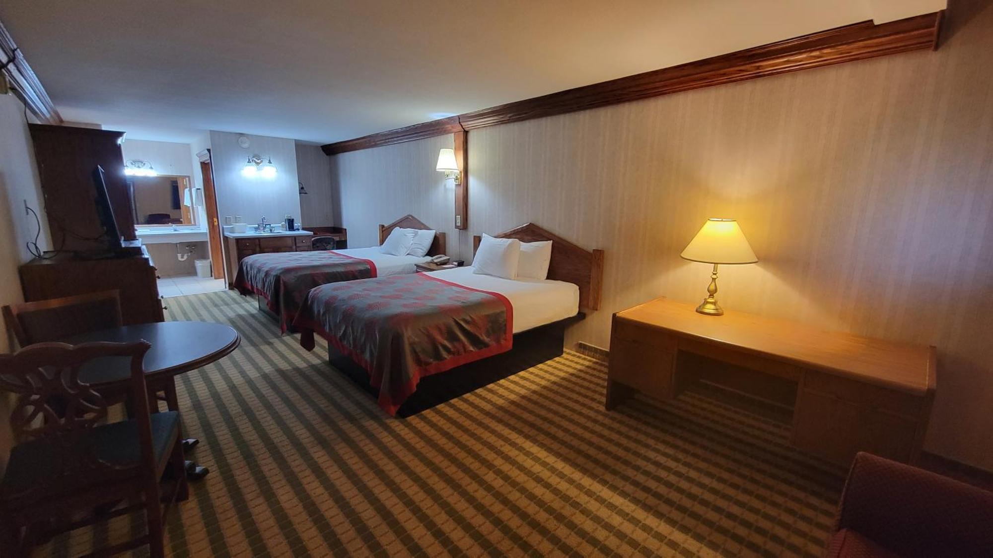 Ramada By Wyndham Saginaw Hotel & Suites Exterior foto